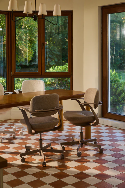 BISKIT25 (1) - ERGO OFFICE & HOME CHAIRS