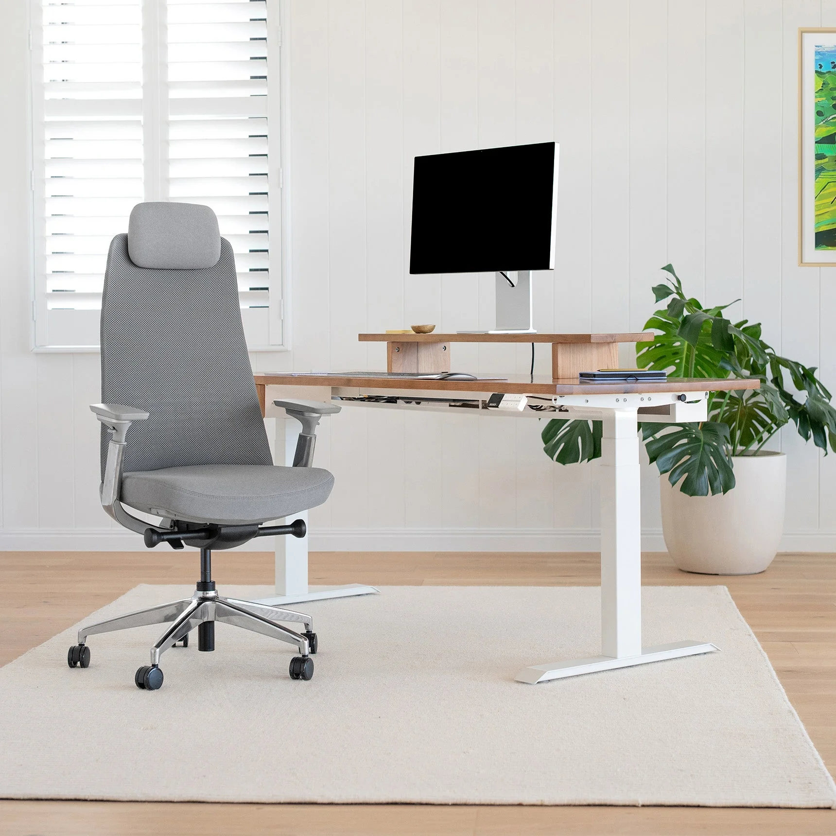 1PinnacleGreyLifestyleDSC7774_1740x - ERGO OFFICE & HOME CHAIRS